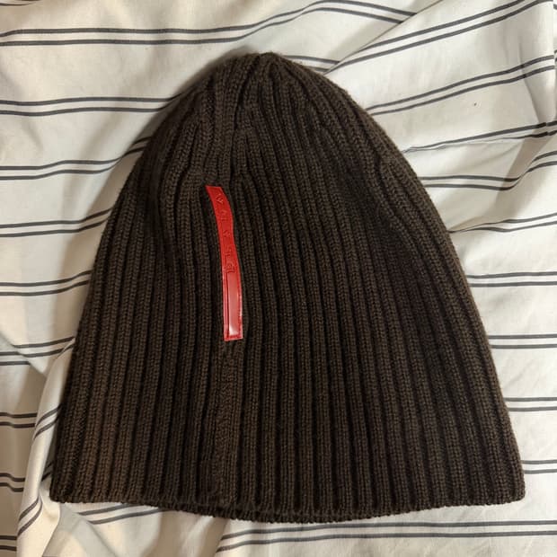 프라다 스포츠 비니