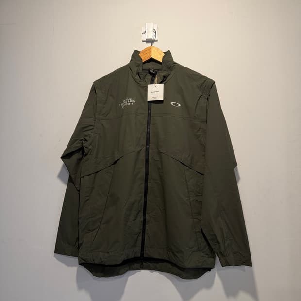 Oakley windbreaker