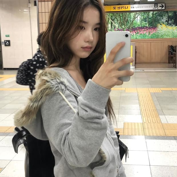 settleformoon 1회착용 새틀포문 퍼 집업 그레이