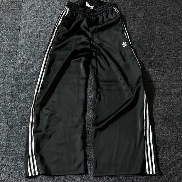 아디다스 사틴 와이드 레그 팬츠  