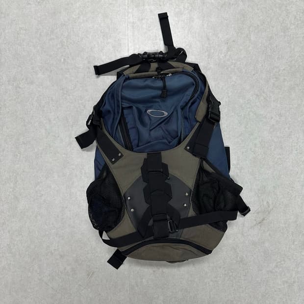 오클리 테크니컬 백팩 