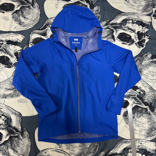 유니클로 워터프루프 바람막이 M사이즈