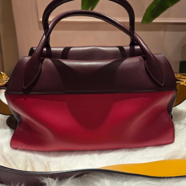 프라다 투톤 가방 숄더 스트랩 포함 (볼링백)