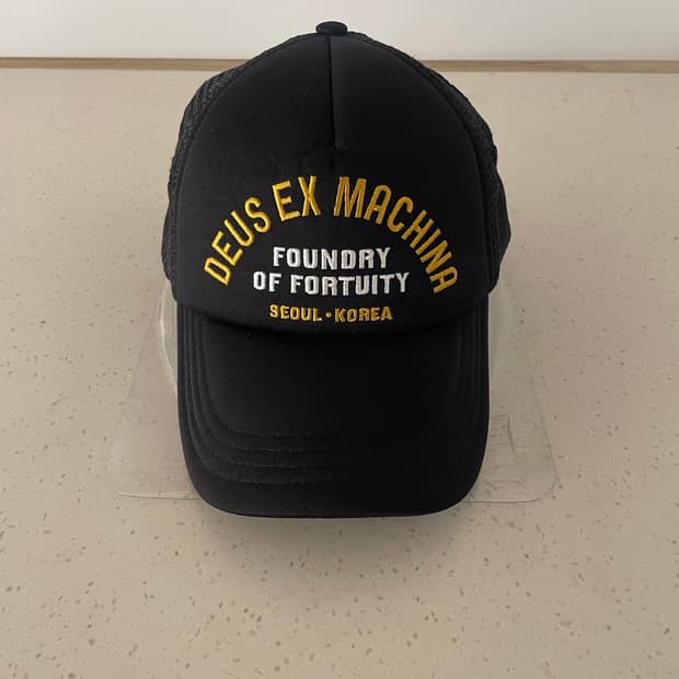 데우스 엑스 마키나 매쉬 트러커 볼캡