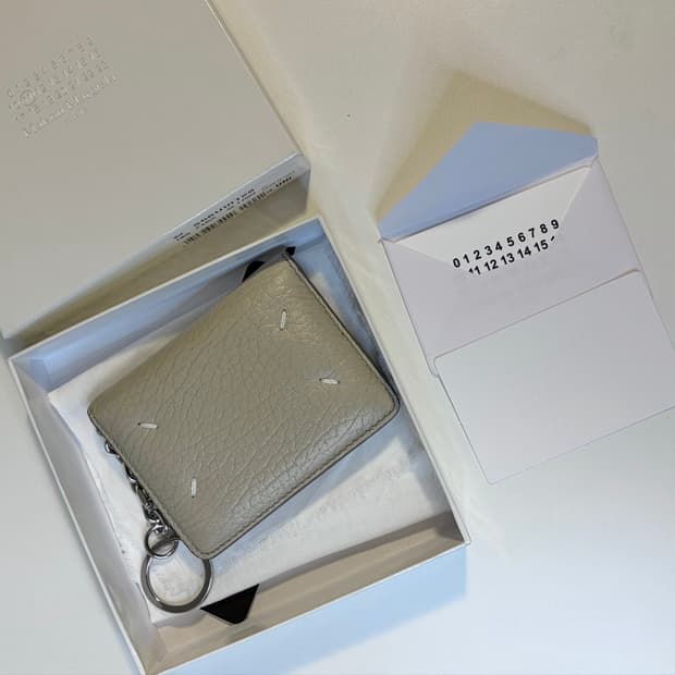 메종 마르지엘라 스티치로고 키링 카드지갑 S56UI0128 P4455 T