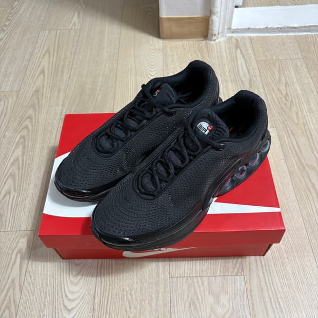 나이키 에어맥스 DN (275)(실착3회 새 상품 급)