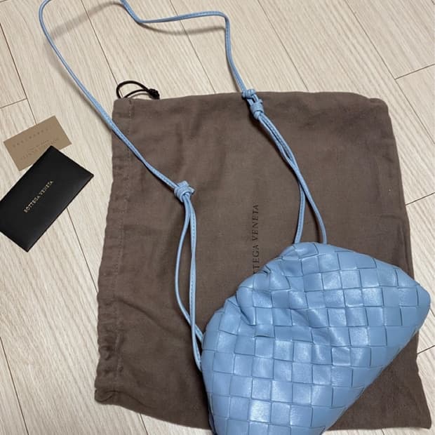 보테가베네타 미니 만두백