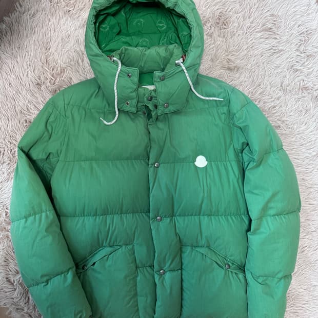 몽클레어 비즈빔 보로시리 패딩 3사이즈