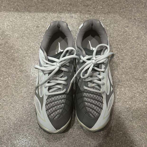 미즈노 웨이브 라이트닝 z3