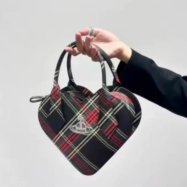 비비안웨스트우드 하트 체크 토트백