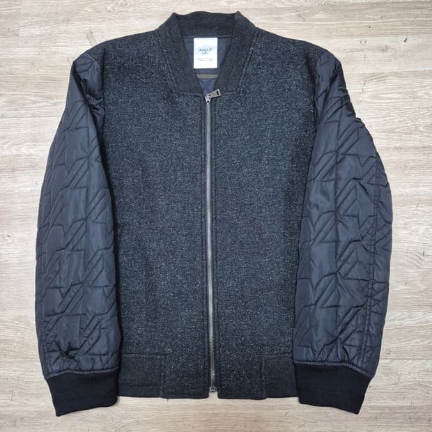 앤드지 지오지아 퀼팅 소매 배색 블루종 봄버자켓