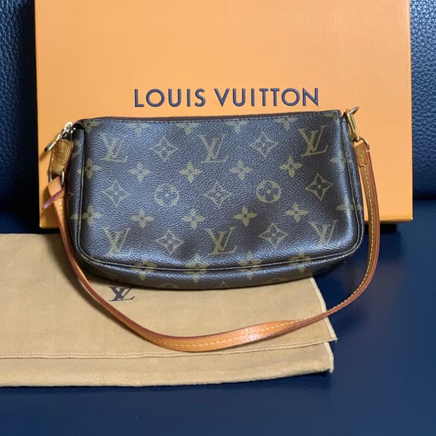 루이비통 모노그램 포쉐트 악세수아