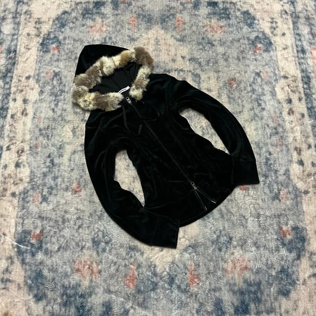 Semantic design rex fur trimming velour 