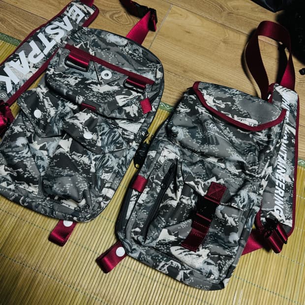 이스트팩 X 화이트 마운티니어링 베스트 백