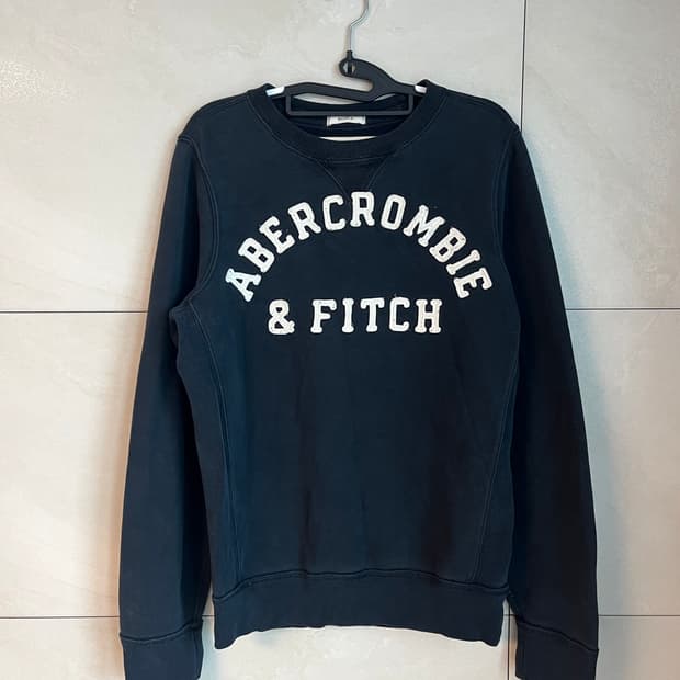 아베크롬비 네이비 약기모 맨투맨 (M size)