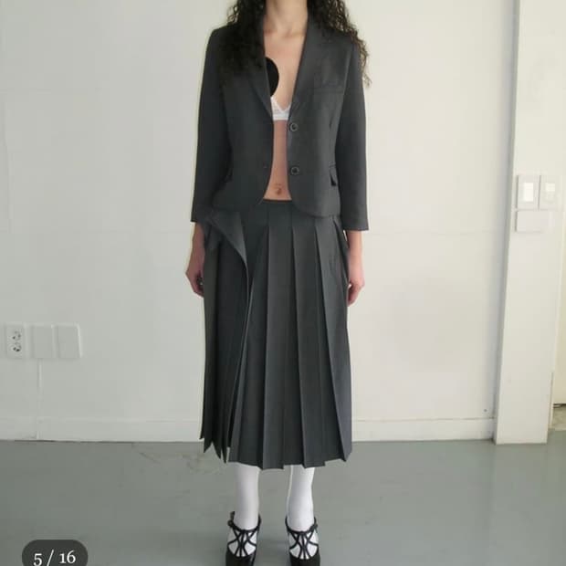 [새상품] 에옹쓰 O ffbeat pleats skirt 2사이즈