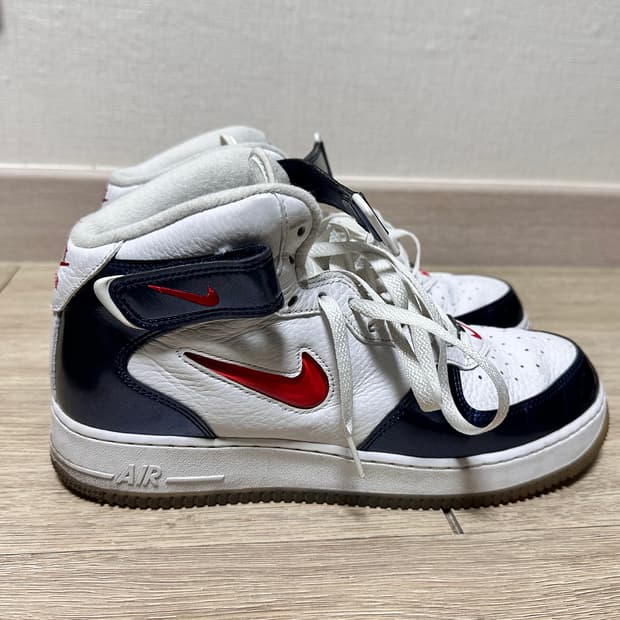 나이키 에어포스1 미드 QS (285)