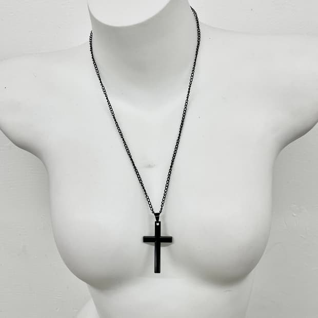 고딕 블랙 십자가 네크리스