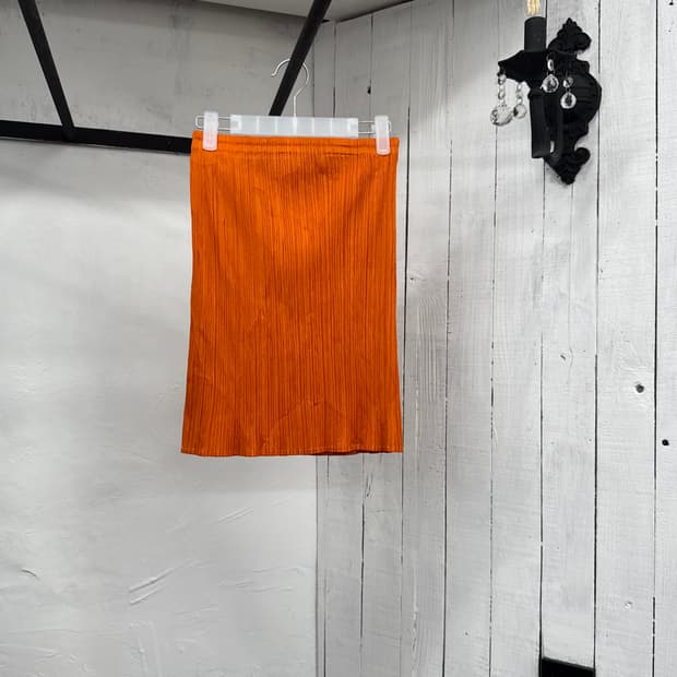 pleats please (issey miyake)