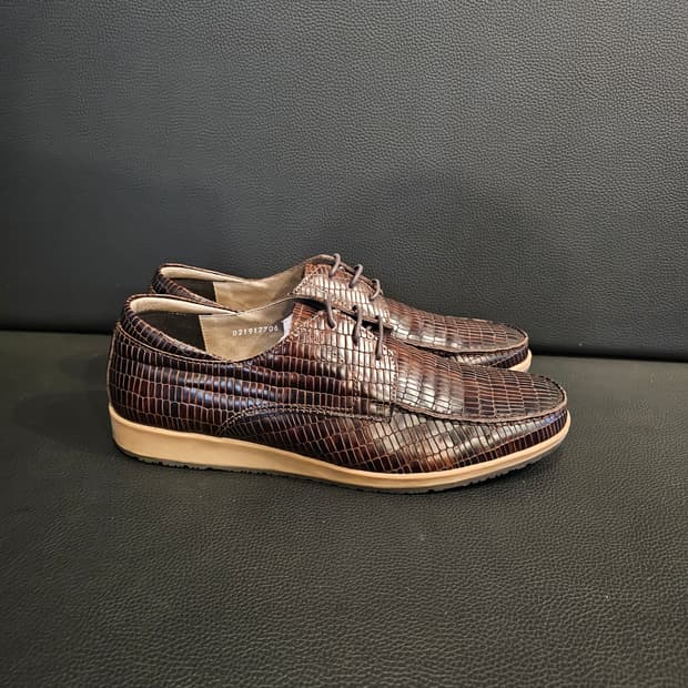 미소페 악어가죽 패턴 스니커즈 캐쥬얼구두