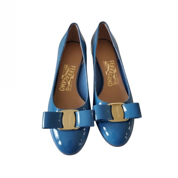 페라가모 Ferragamo 바라페이턴트 레더 플랫슈즈 블루 