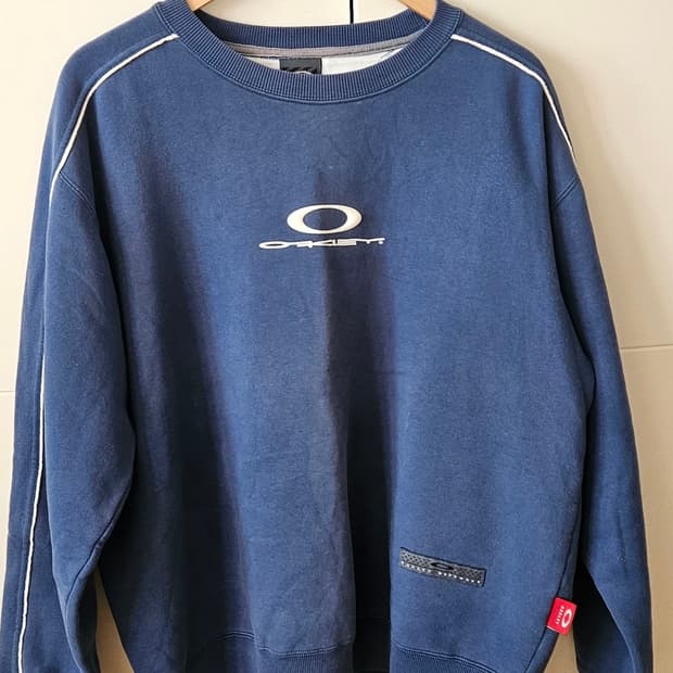 오클리 3D로고 맨투맨