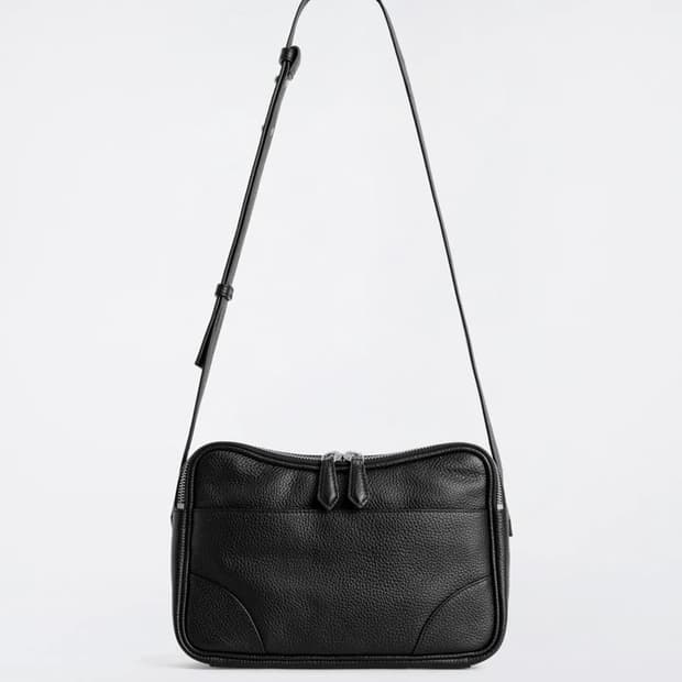 COS 클래식 크로스바디 백 레더