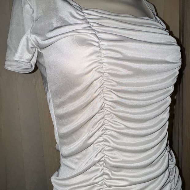 택포) 새틴 셔링 슬림 티셔츠