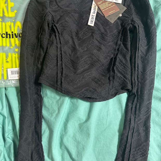 베이컨트 아카이브 스퀘어넥 긴팔 티셔츠(새상품)