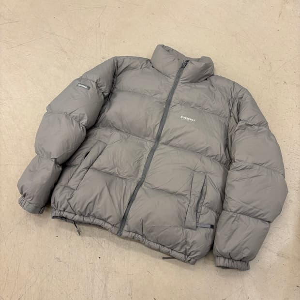 커버낫 그레이 스몰로고 푸퍼 다운 패딩