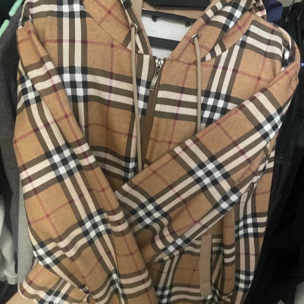 버버리 후드집업