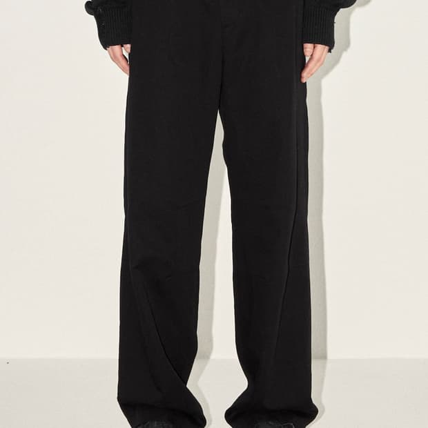 서피스 에디션 여름 바지 KNEE PLEATED RELAXED PANTS