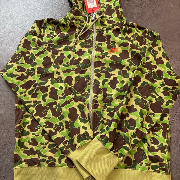 나이키 아트모스 덕카모 후드