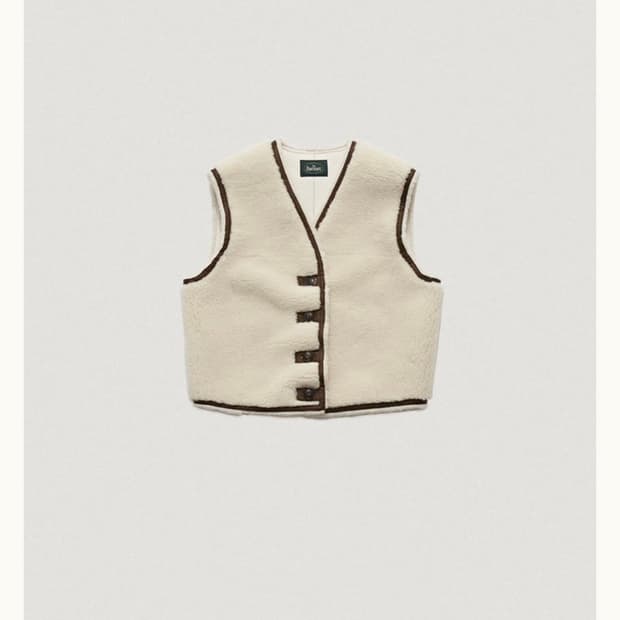 (1회착용) 더바넷 시어링 베스트- 아이보리