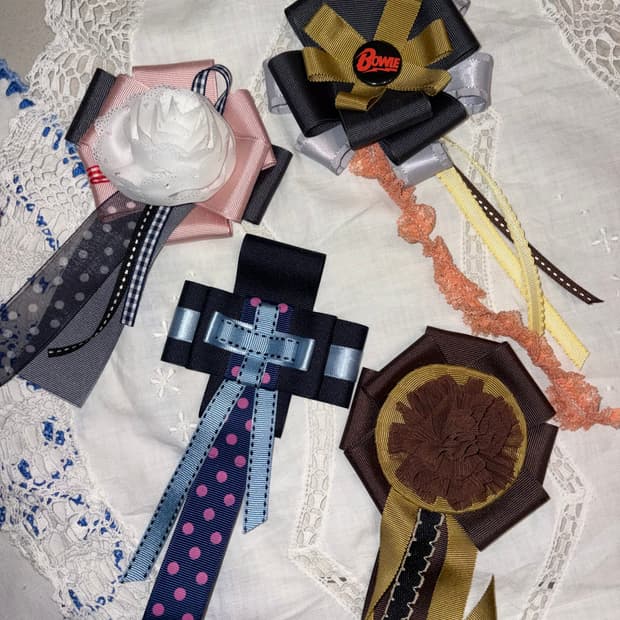 핸드메이드 로제트 리본 브로치