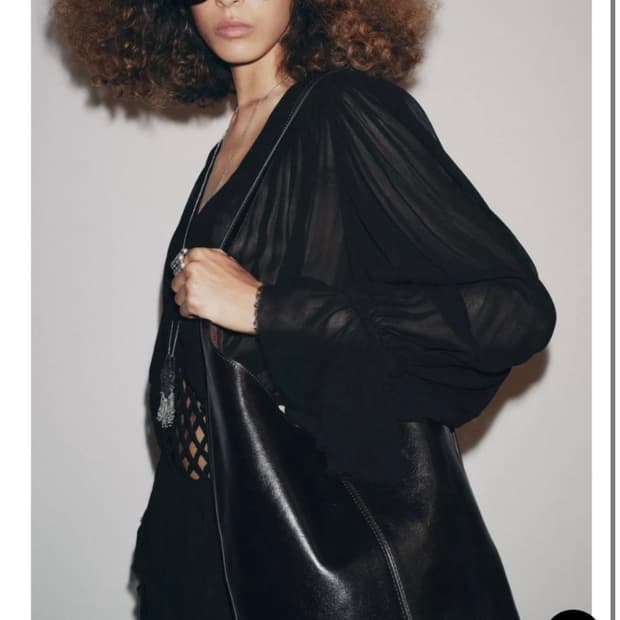 자라 25fw 비대칭 레더백 블랙