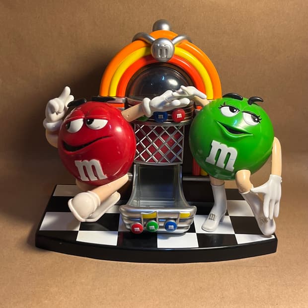 M&M 초콜릿 디스펜서 – 레트로 주크박스