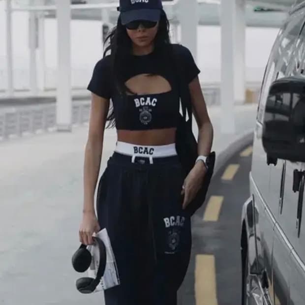 배드블러드 컷아웃 크롭탑 xs