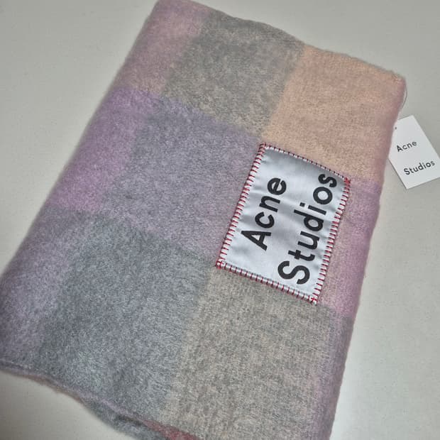 아크네 스튜디오 분홍 머플러 (새상품) 