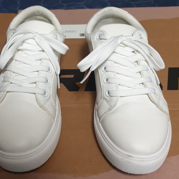 CARET 화이트 스니커즈 (240).