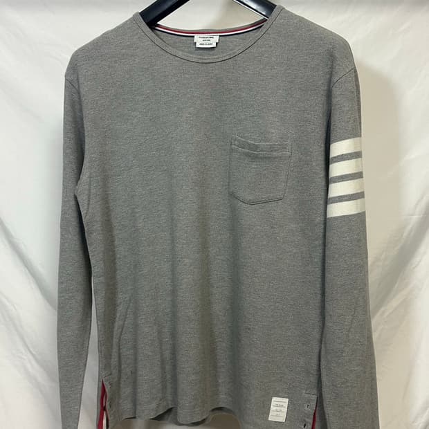 톰브라운 4선 완장 롱슬리브 그레이 (3)