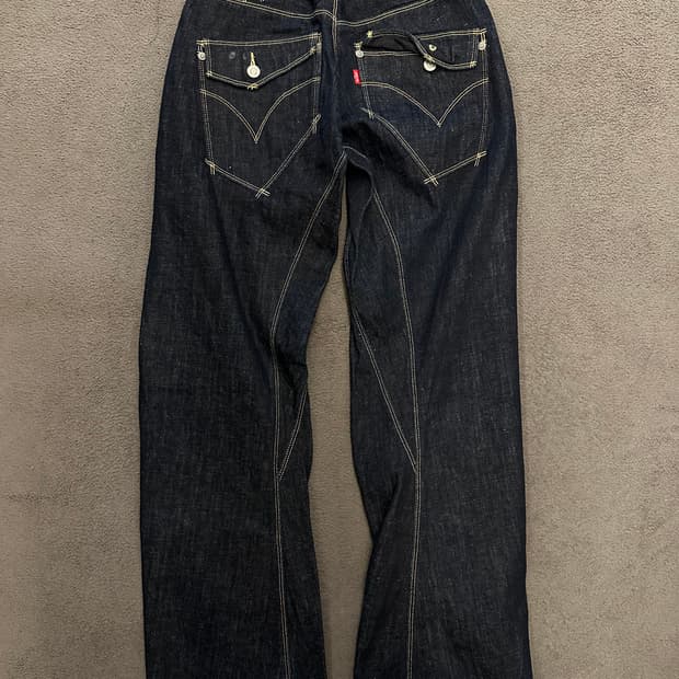 리바이스 엔지니어드 팬츠 처분 