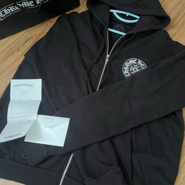 크롬하츠 오사카 후드집업