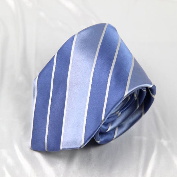 발렌티노 가라바니 9.4cm A등급 이태리 남자 명품 넥타이