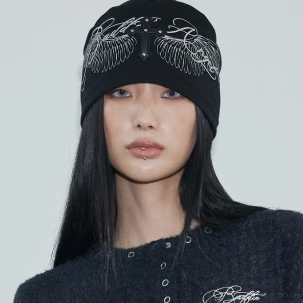 니어노어 비니 BADDIE ANGEL CROSS BEANIE 