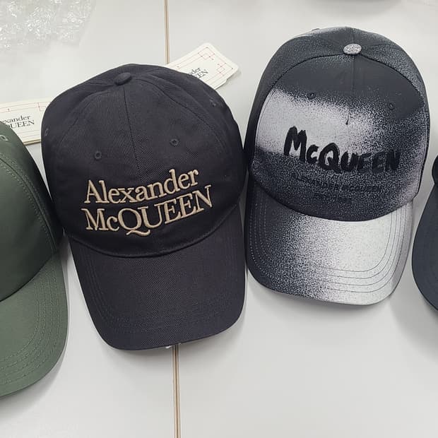 알렉산더맥퀸 모자4종 미사용