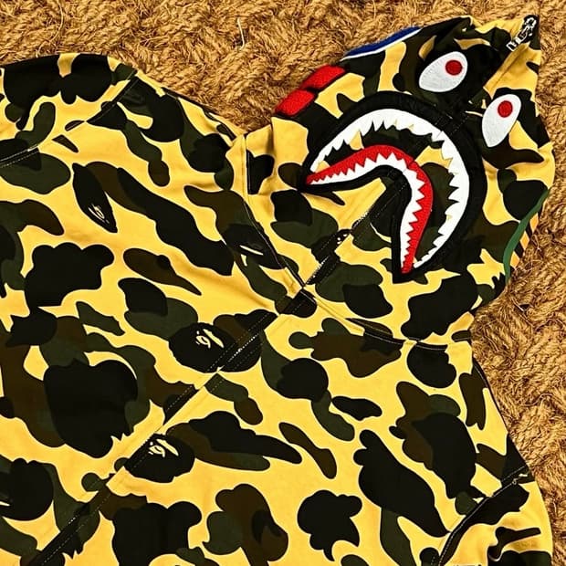 베이프 퍼스트 카모 샤크 풀 집 후드 옐로우