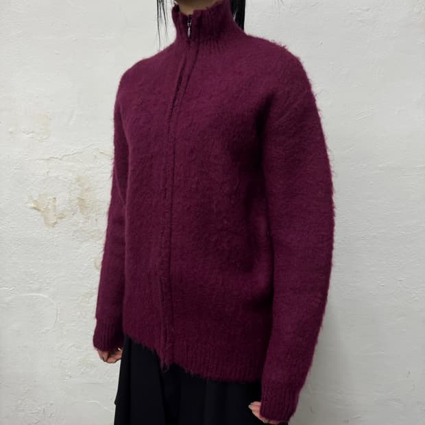 니들스(NEEDLES) 마젠타 퍼플컬러 모헤어 혼방 하이넥 니트 집업