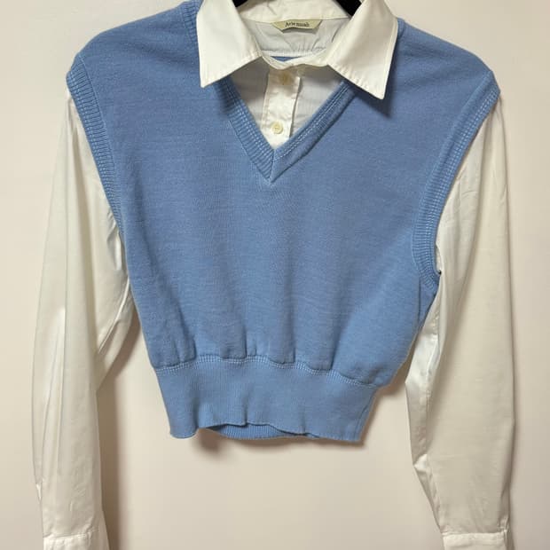 아비에무아 니트 베스트 레이어드 셔츠 (스카이블루)