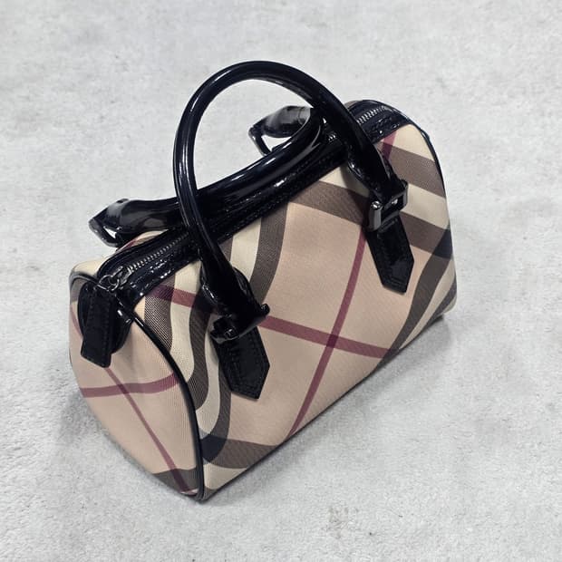 버버리 노바체크 시그니처 미니 보스턴백 